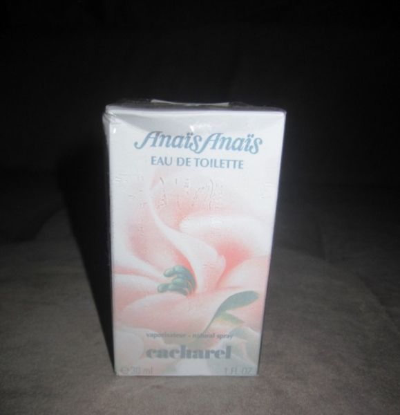 Perfume Anais Anais Cacharel Eau de Toilette Feminino 30 ml